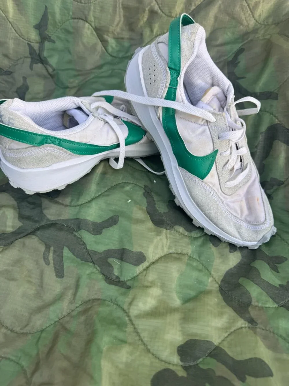 Nike Waffle Debut Sneakers - White/Green, Womens 8.5